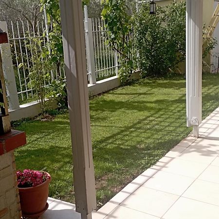 Райский Уголок Nea Moudania Buitenkant foto