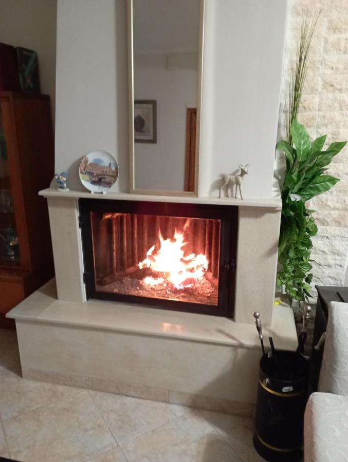Райский Уголок Nea Moudania Buitenkant foto
